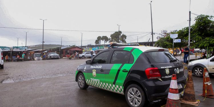 Ceaca recebe equipe da AMTTC na semana do trânsito