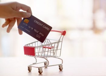 Semana de aniversário do Código de Defesa do Consumidor: conheça seus direitos nas compras com cartão de crédito