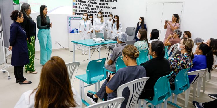 Profissionais da Maternidade Municipal de Caruaru recebem treinamento para a segurança do paciente