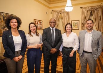 Governadora Raquel Lyra discute ações para melhoria do sistema penitenciário de Pernambuco com o ministro Silvio Almeida