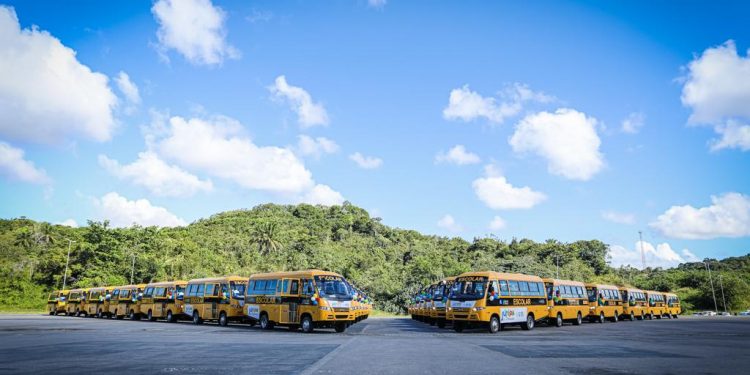 Governadora Raquel Lyra sanciona leis que garantem apoio financeiro do Estado para a educação dos municípios