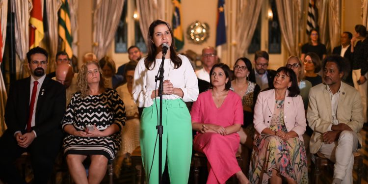 Ao lado do Ministério da Saúde e da OPAS/OMS, governadora Raquel Lyra lança nova fase de programa para erradicar o câncer do colo do útero em Pernambuco