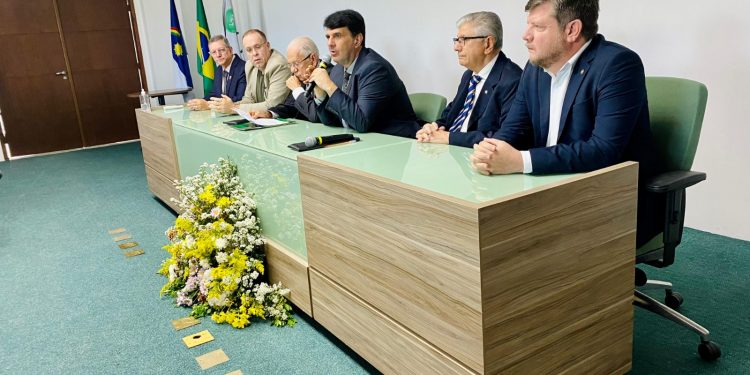 Nova diretoria do Cremepe foi empossada neste domingo (1º de outubro)