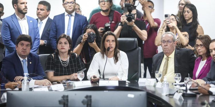 Em encontro com a maioria dos deputados estaduais, governadora Raquel Lyra destaca a construção conjunta para o desenvolvimento de Pernambuco