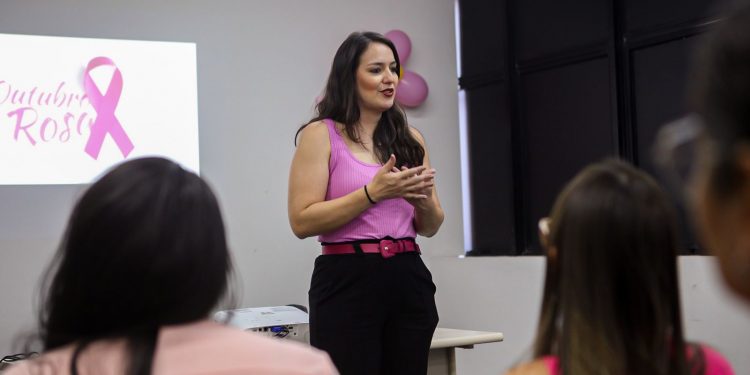 Abertura do Outubro Rosa é marcada por palestras, autocuidado e muito conhecimento