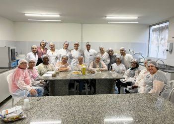 Integrantes de grupos de saúde mental de Caruaru participam de oficina de aproveitamento de alimentos