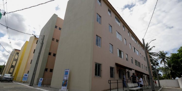 Com doação de 19 terrenos, governo Raquel Lyra garante no governo federal 10,1 mil novas habitações em Pernambuco