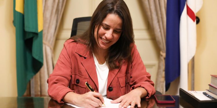 Governadora Raquel Lyra envia para a Alepe pacote de projetos com criação do maior programa de combate à fome do Nordeste, ajustes administrativos e fortalecimento do Sassepe