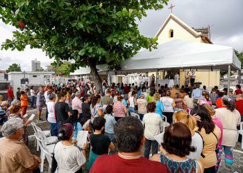 Cemitérios públicos de Caruaru receberam 10 mil pessoas neste Dia de Finados