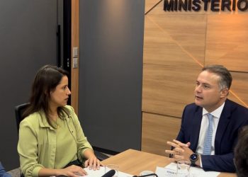 Em Brasília, governadora Raquel Lyra se reúne com ministro Renan Filho para tratar sobre Transnordestina e obras em rodovias de Pernambuco