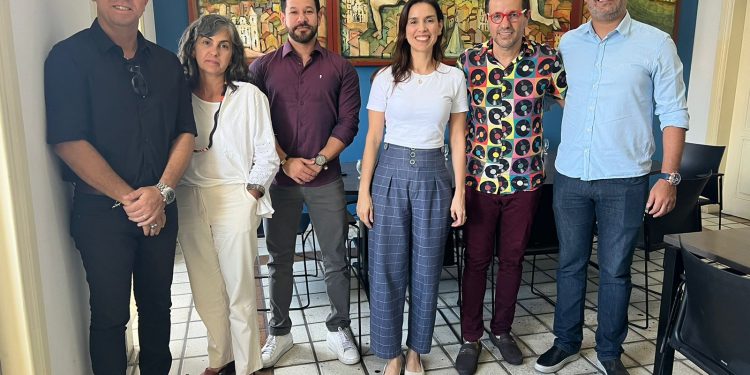 Prefeitura de Caruaru participa de reuniões com representantes do Governo de PE e da Prefeitura do Recife para fortalecer ainda mais as manifestações culturais do estado
