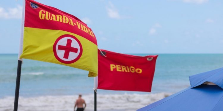 Cemit alerta para cuidados nas praias durante feriadão do Ano Novo