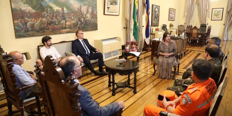 Governo de Pernambuco recebe do Exército cessão de terreno para construção da nova sede de Grupamento de Bombeiros em Olinda