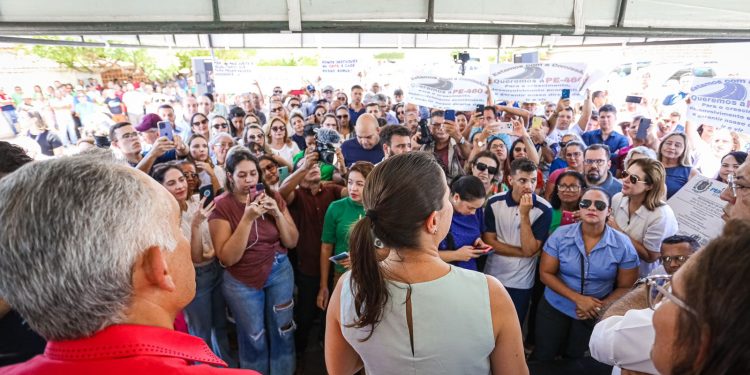 Em Petrolina, governadora Raquel Lyra entrega importante rodovia em área do perímetro irrigado