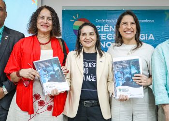 Governadora Raquel Lyra entrega propostas de incentivo à ciência, tecnologia e inovação para a ministra Luciana Santos