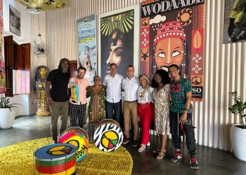 Representantes da Fundação de Cultura participam de reunião com integrantes do Olodum para debater valorização da cultura afro