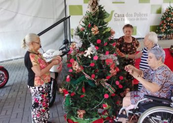 Não esquece das árvores de Natal da Casa dos Pobres São Francisco de Assis