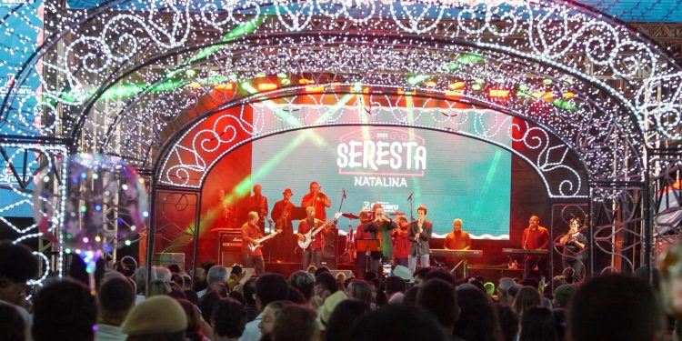 Sabadão de muito romantismo na despedida da Seresta Natalina 2023