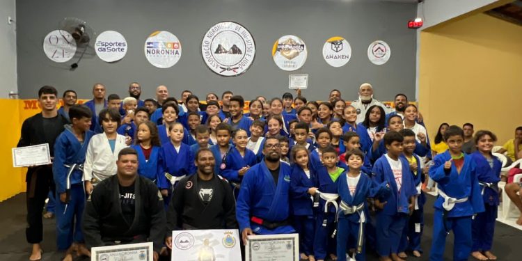 Associação de Jiu-Jítsu e Judô de Noronha recebe certificações da Confederação Brasileira e Internacional