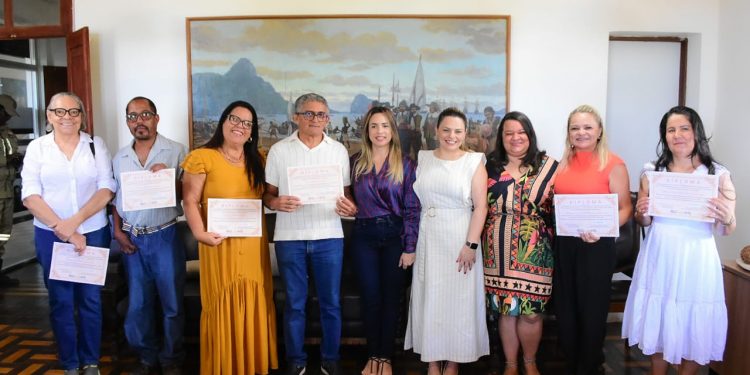 Conselheiros tutelares de Noronha tomam posse em uma solenidade marcada pela renovação de esperança dos novos representantes