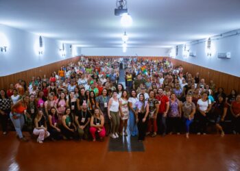 Merendeiras da rede municipal de ensino de Caruaru passam por qualificação