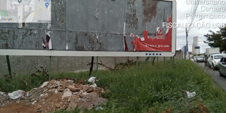 Prefeitura de Caruaru realiza operações de combate à poluição visual e de notificação de terrenos baldios
