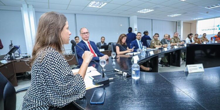 Em monitoramento semanal, governadora Raquel Lyra acompanha números do Juntos pela Segurança no Estado