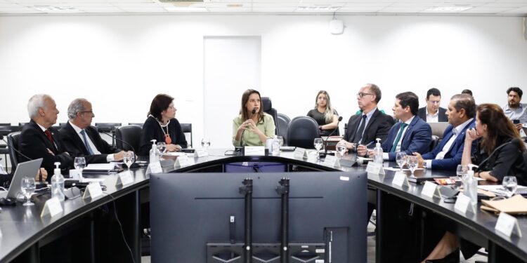 Em reunião do Juntos pela Segurança, governadora Raquel Lyra debate ações para garantir melhorias no sistema penitenciário pernambucano