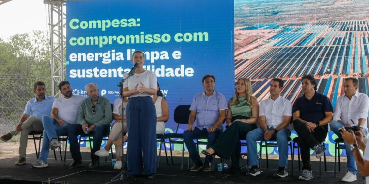 Governadora Raquel Lyra inaugura usina de autoprodução de energia solar para abastecer unidades da Compesa