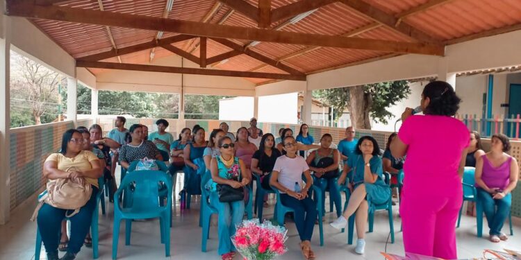 Professores de Noronha participam de Formação Continuada para o 1º bimestre de 2024