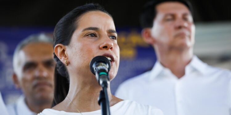 Com investimento de mais de R$ 40 milhões, governadora Raquel Lyra entrega a PE-638 totalmente requalificada