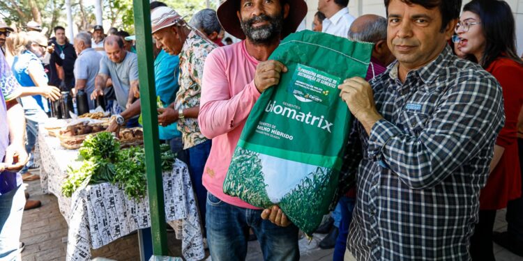 Prefeitura de Caruaru lança Programa Municipal de Distribuição de Sementes para agricultores da Zona Rural