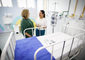 Em Petrolina, governadora Raquel Lyra entrega dez leitos de UTI pediátrica no Hospital Dom Malan