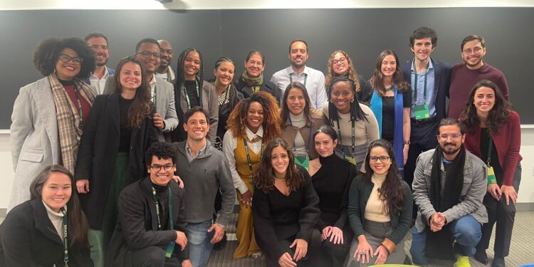 Em Harvard, governadora Raquel Lyra debate políticas públicas e educação com estudantes de várias universidades dos Estados Unidos​