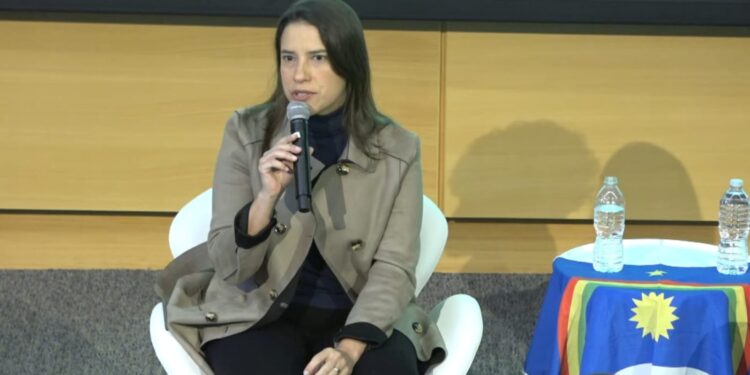 Em palestra prestigiada nos Estados Unidos, governadora Raquel Lyra anuncia o Programa Cientista Arretado