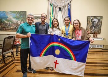 Governadora Raquel Lyra recebe atleta beneficiário do Bolsa Atleta que foi medalha de ouro no Campeonato Pan-Americano e Oceania de Judô