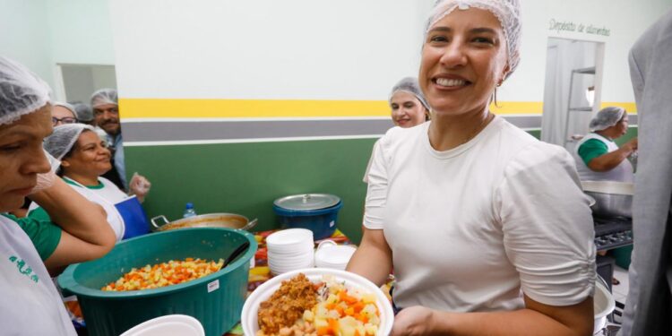 Governo Raquel Lyra alcança 4,5 milhões de refeições distribuídas com ampliação da rede de cozinhas comunitárias