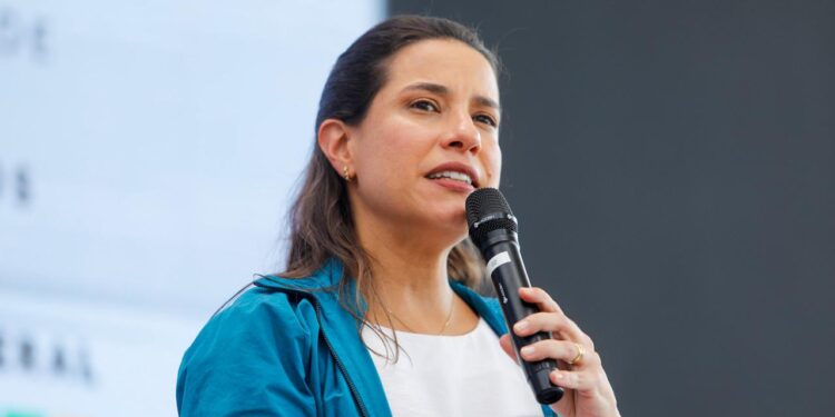 Governadora Raquel Lyra se posiciona contra a comercialização de cigarros eletrônicos no Brasil, alvo de debate na Anvisa