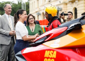 Com investimento de R$ 9,3 milhões, governadora Raquel Lyra entrega novas viaturas e equipamentos para o Corpo de Bombeiros