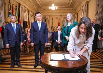 Governo de Pernambuco firma acordos de cooperação técnica com província chinesa de Sichuan nas áreas de ciência e tecnologia, educação e agricultura