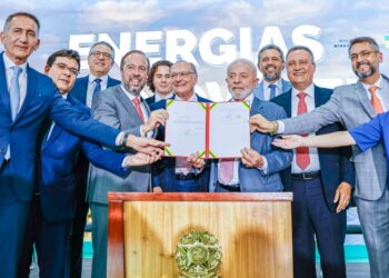 Em Brasília, governadora em exercício Priscila Krause participa do evento de assinatura da MP das energias renováveis e da redução da tarifa de energia