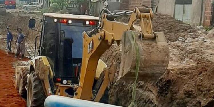 Compesa conclui obra para melhoria do abastecimento de água em 15 bairros de Caruaru