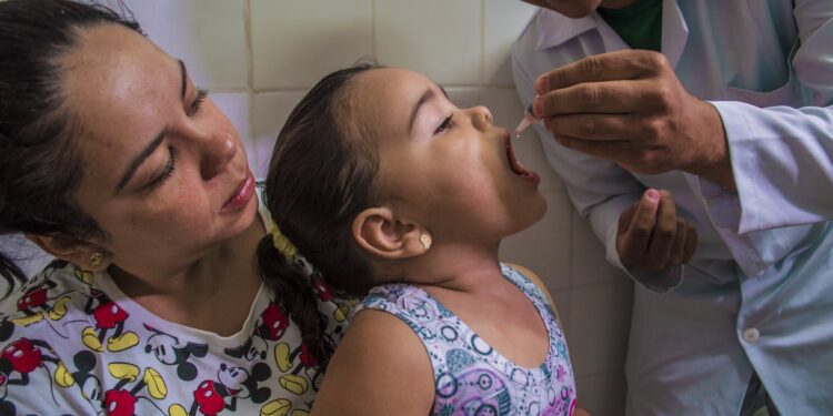 Via Parque terá vacinação noturna para grupos da Poliomielite, gripe e nova vacina da Covid-19 (XBB) esta semana