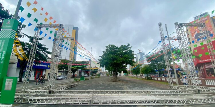 Estruturas do Pátio de Eventos Luiz Lua Gonzaga, Estação Ferroviária e Alto do Moura começam a ser montadas para o São João 2024