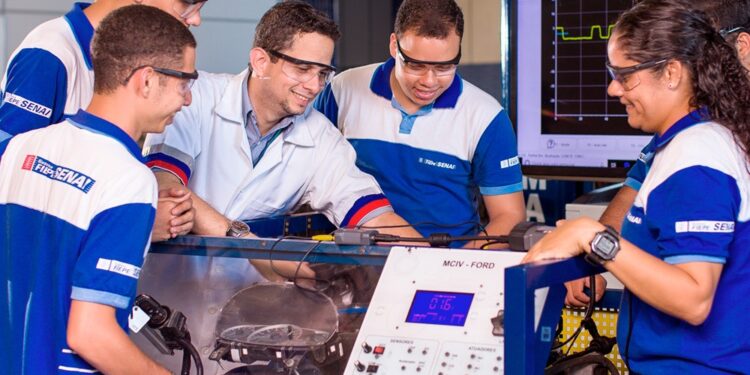 SENAI-PE abre seleções de emprego em diversas unidades