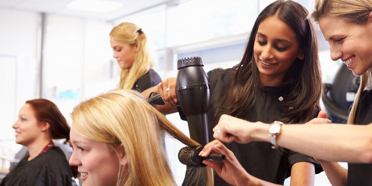 Senac está com inscrições abertas para cursos na área de Beleza