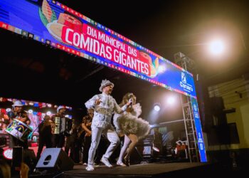 Dia Municipal das Comidas Gigantes lotou a tradicional rua três de Maio com muita animação