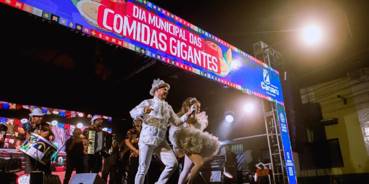 Dia Municipal das Comidas Gigantes lotou a tradicional rua três de Maio com muita animação