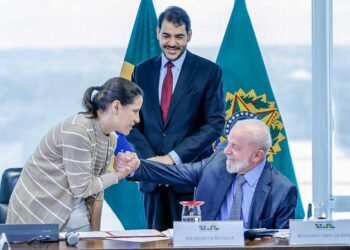 Governadora Raquel Lyra diz que assinatura de acordo para solução definitiva dos prédios-caixão é um momento histórico para Pernambuco
