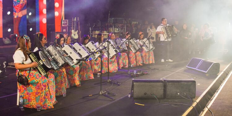 Projeto Sanfona para Elas abre noite protagonizada por mulheres no Maior e Melhor São João do Mundo